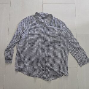 a.n.a Womens Monochrome Geometric Button Down Shirt. Black/white